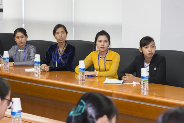 미얀마 교육부 소속 교원들이 세종시교육청에서 실시하는 '교육정보화 연수'에 참여하고 있다. / 세종시교육청 제공