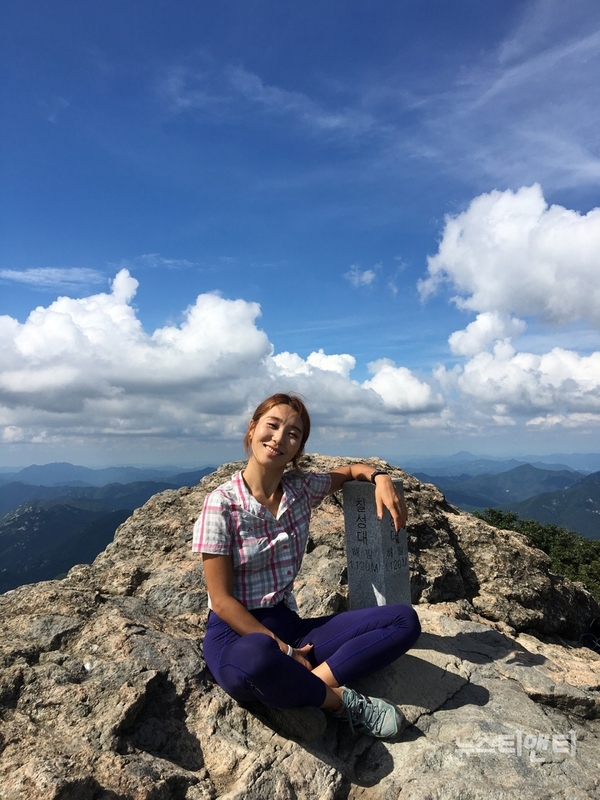 산림환경연구소는 내달 12일 하이킹 에반젤리스트 김섬주 강사를 초청 '행복한 등산 교실'을 운영한다. / 충북도 제공