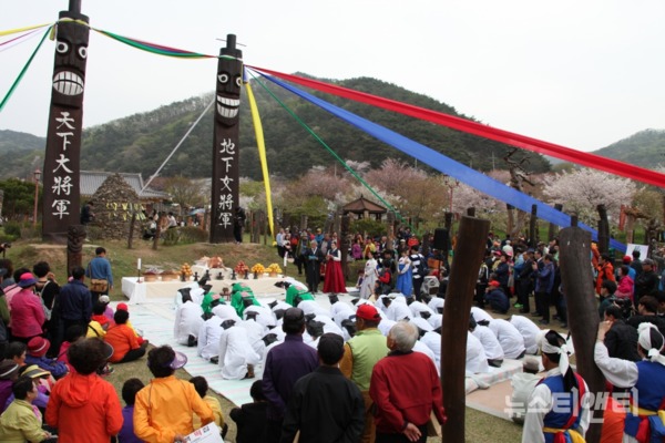 청양칠갑산장승문화축제가 4월 13일부터 14일까지 칠갑산 장승공원 일원에서 펼쳐진다. / 청양군 제공