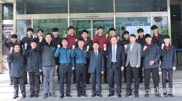 정복양 대전충남지방병무청장은 30일 둔산경찰서를 방문해 사회복무요원 20여 명과 간담회를 열었다.
