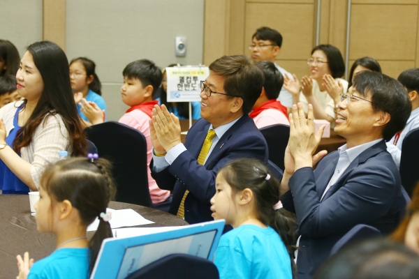 세종시교육청은 14일 정부세종컨벤션센터 4층 중연회장에서 '세종학생 평화·통일이야기 한마당'을 개최했다. / 세종시교육청 제공