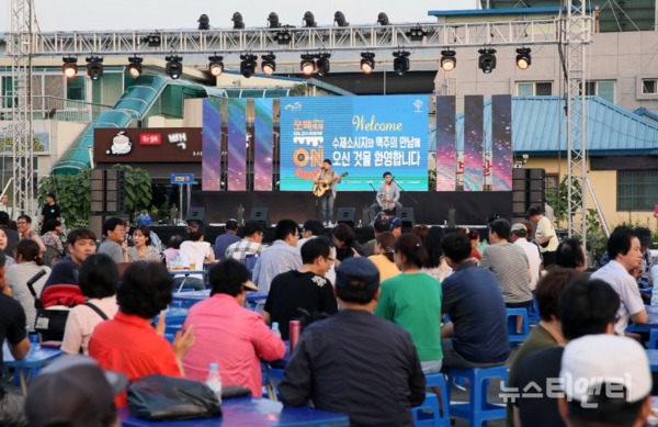 지난 23일 대전 서구 도마큰시장 제3주차장 일원에서 ‘도마큰시장 쏘맥축제’가 개최됐다 / 대전 서구 제공