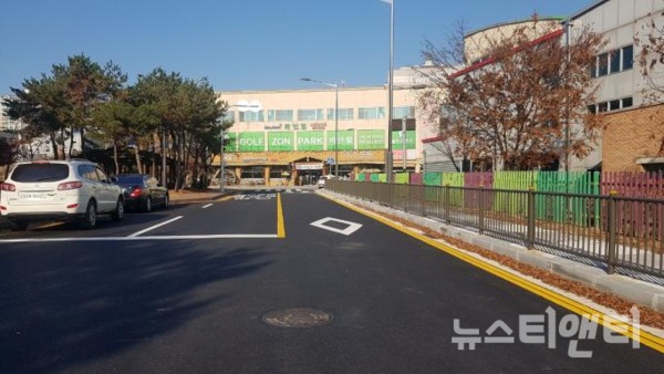 신방동 신촌초등학교 서측 도시계획도로 모습 / 천안시 제공
