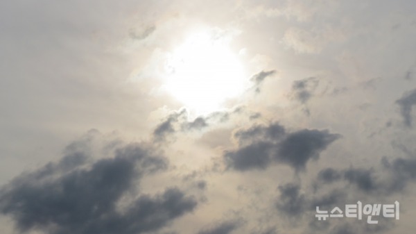 12월 18일 대전, 세종, 충남지역은 대체로 구름많다 맑아지겠다.(사진=구름 낀 대전 하늘) / ⓒ 뉴스티앤티