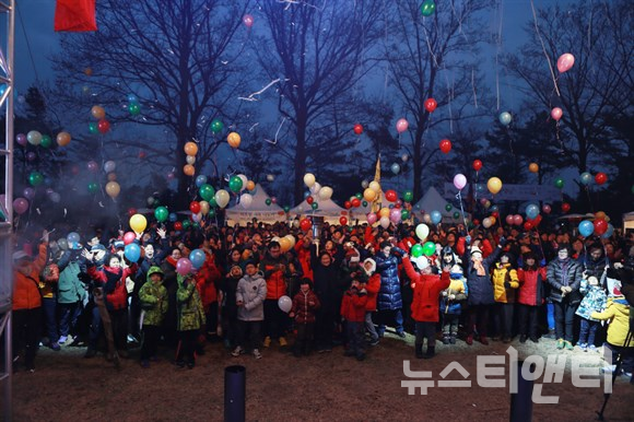 충남 아산시는 내달 1일 오전 6시 30분 아산 안보공원(남산 충렬탑)에서 '2020 경자년(庚子年) 새해 해맞이 한마당'을 개최한다. / 아산시 제공