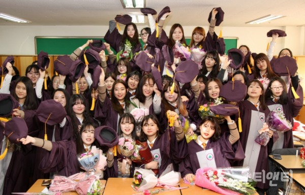 8일 충북도교육청은 도내 대부분의 초등학교와 중학교가 1월 중 졸업식을 치른다고 밝혔다. / 충북도교육청 제공