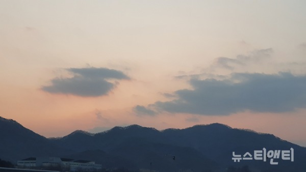구름 보이는 충주하늘 / ⓒ 뉴스티앤티