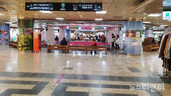 27일 오후 대전 은행동 중앙로 지하상가 한산한 모습 /  ⓒ 뉴스티앤티
