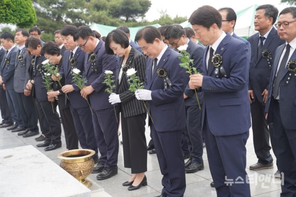 충북 진천군은 코로나19 감염 예방을 위해 오는 6일 제65회 현충일 추념식 행사를 축소 개최한다. / 진천군 제공