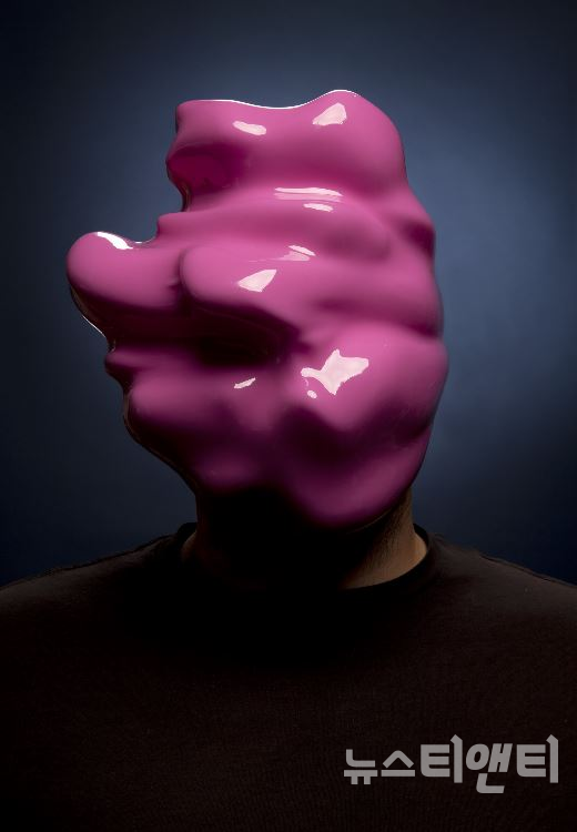 자크 블라스 (Zach Blas, b.1981)의 '얼굴무기화 세트' / 대전시립미술관 제공
