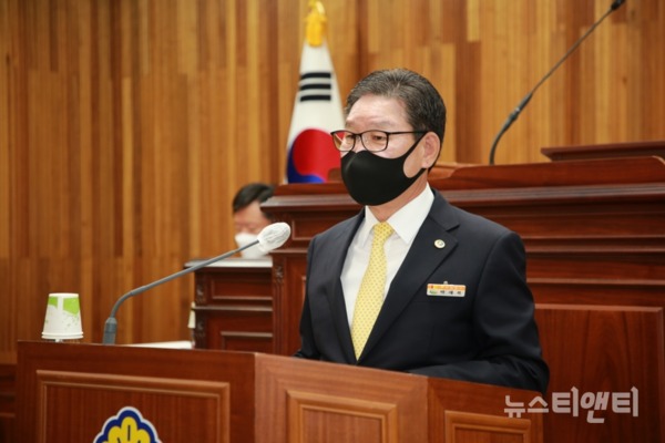 박세복 영동군수는 26일 제288회 군의회 정례회에서 시정연설을 했다. / 영동군 제공