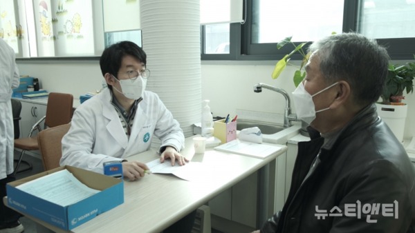 충북 영동군이 시행 중인 만 65세 이상 대상포진 무료 접종이 큰 호응을 얻고 있다. / 영동군 제공