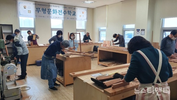 대전전통나래관은 오는 12일까지 '2021 무형문화전수학교' 수강생을 모집한다. / 대전문화재단 제공
