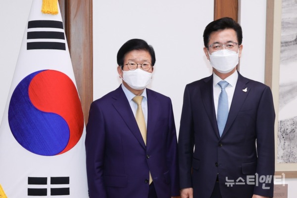 허태정 대전시장은 19일 대전 혁신도시 공공기관 이전 등 지역 현안 해결을 위해 국회를 방문했다. / 대전시 제공