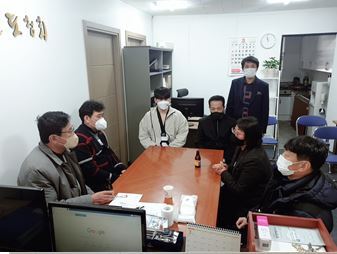 정상철 대전시장 예비후보는 지난 23일 대전시장애인태권도협회를 방문하여 장애인태권도협회 중앙회 임원진 및 대전시 임원들과 협회의 애로사항 및 문제점, 발전방안에 대하여 환담을 나누었다. / 정상철 예비후보 제공