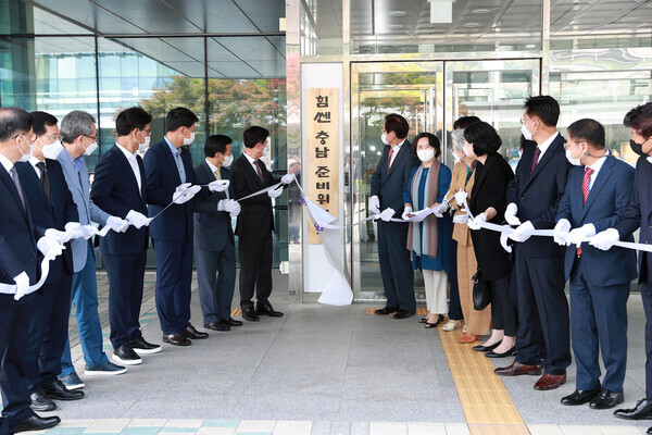 힘쎈 충남 준비위원회는 20∼21일 공주와 천안, 논산 등에서 교육문화환경분과, 지역균형발전특별위원회, 교육발전특별위원회 주관으로 시군 현장 의견 수렴을 위한 간담회 등을 실시할 예정이다. / 뉴스티앤티 DB