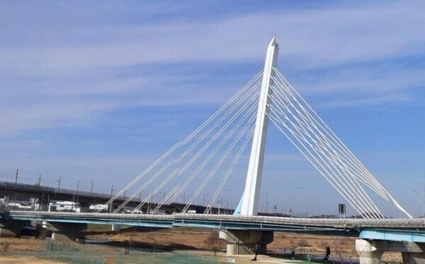 대전시는 한빛대교 내진성능보강공사에 착수했다고 12일 밝혔다. / 대전시 제공