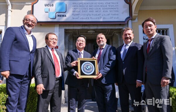 왼쪽 세 번째 이장우 대전시장 / 대전시 제공