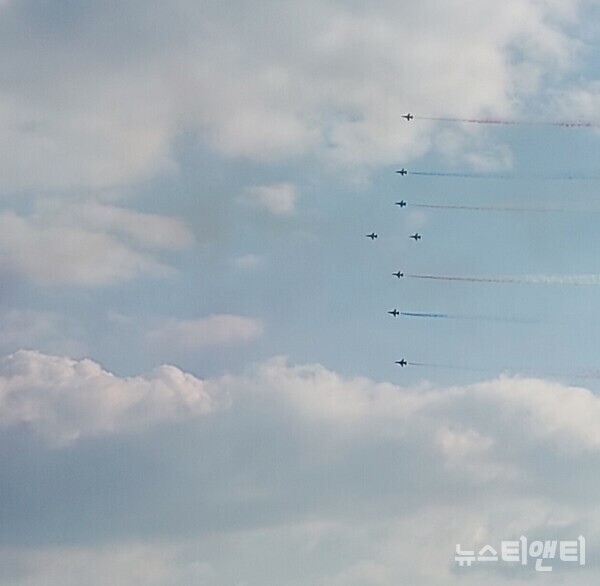 2022 계룡세계군문화엑스포 블랙이글스의 비행시범 / 뉴스티앤티