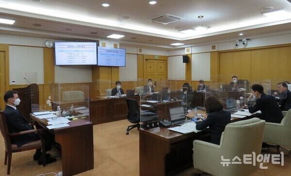  대전시의회 인사청문특별위원회는 13일 윤성국 대전관광공사 후보자에 대한 인사청문간담회를 진행했다. / 뉴스티앤티