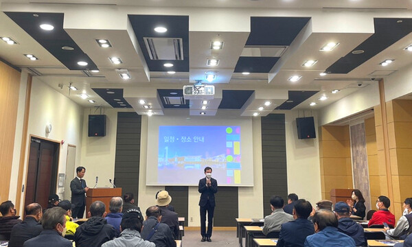대전관광공사는 지난 21일 한국방송기자클럽을 초청, 대전답사 행사(팸투어)를 진행했다.(윤성국 대전관광공사 사장이 '팸투어'에 대해 설명을 하고 있다.) / 대전관광공사 제공