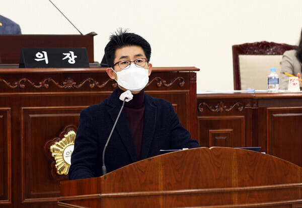 유성구의회 국민의힘 양명환 의원이 27일  제259회 임시회 제2차 본회의에서 '문화예술이 더 풍부한 유성구를 꿈꿉니다'라는 주제로 5분 발언에 나섰다. / 유성구의회 제공