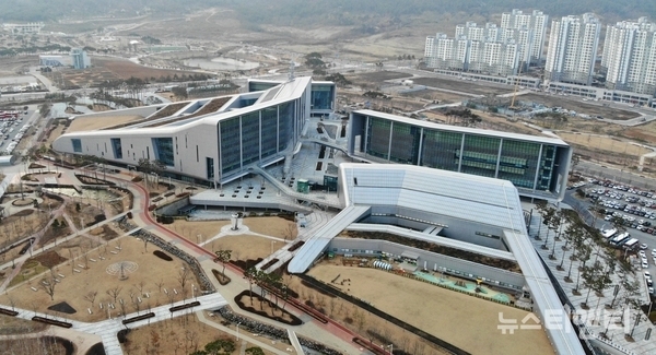 충남도가 정부의 블루카본 확대 정책에 발맞춰 서천갯벌을 활용한 서해안 특화형 블루카본 연구 및 교육 사업을 정부에 제안한다. / ⓒ 뉴스티앤티