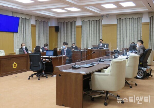 O Comitê de Bem-Estar e Meio Ambiente do Conselho da Cidade de Daejeon realizou uma auditoria de gestão no 9º Departamento de Saúde e Esportes dos Cidadãos da Cidade de Daejeon.  / Notícias de T&T