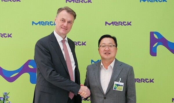 5박 7일간의 일정으로 유럽출장에 나선 이장우 대전시장은 9일(현지시간) 독일 과학기술 선도기업 머크(MERCK)사를 방문해 협력을 요청했다. / 대전시 제공