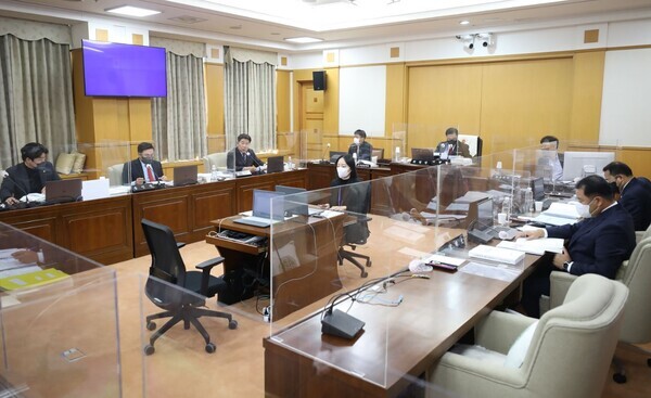 대전시의회 산업건설위원회가 10일 대전시 전략사업추진실을 대상으로 행정사무 감사를 실시했다. / 대전시의회 제공
