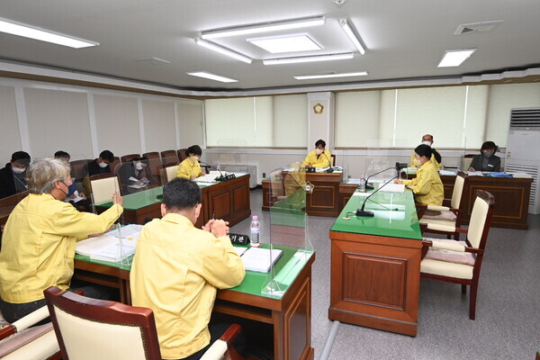 대덕구의회 경제도시위원회는 28일 행정사무감사에서 지역 주차난 해결을 촉구했으며, 장애아와 비장애아 모두 이용할 수 있는 통합놀이터를 비롯해 고속버스 정류장 설치의 필요성을 각각 강조했다. / 대덕구의회 제공