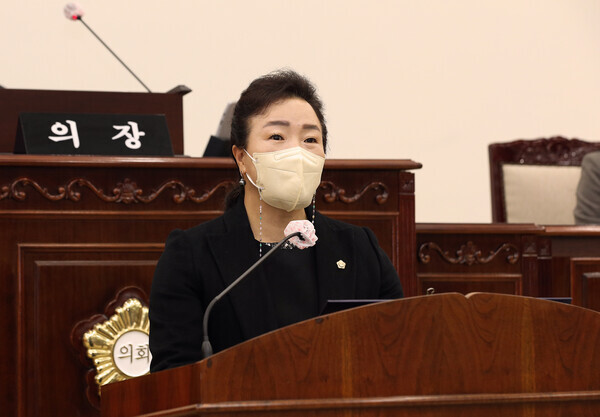 유성구의회는 29일 국민의힘 윤정희 의원(행정자치위원장)이 제260회 정례회 제2차 본회의 5분 발언을 통해 방위사업청 대전 이전의 조속한 추진을 촉구했다고 밝혔다. / 유성구의회 제공