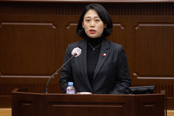 대전 서구의회는 5일 더불어민주당 서다운 의원이 제273회 제2차 정례회 제2차 본회의에서 2023년도 본예산 중 환경 예산 대폭 축소·서구 공원 관리 계획에 관해 구정질문을 진행했다고 밝혔다. / 대전 서구의회 제공