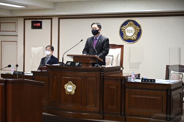 대전 중구의회는 26일 제248회 임시회 제1차 본회의를 개회하고, 오는 2월 3일까지 9일간의 회기 일정에 돌입한 가운데, 윤양수 의장이 개회사를 하고 있다. / 대전 중구의회 제공