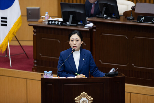 대전 서구의회는 15일 더불어민주당 서다운 의원이 제274회 임시회 제2차 본회의에서 서구체육회장 선거 개입 의혹사건에 관해 구정 질문을 진행했다고 밝혔다. / 대전 서구의회 제공