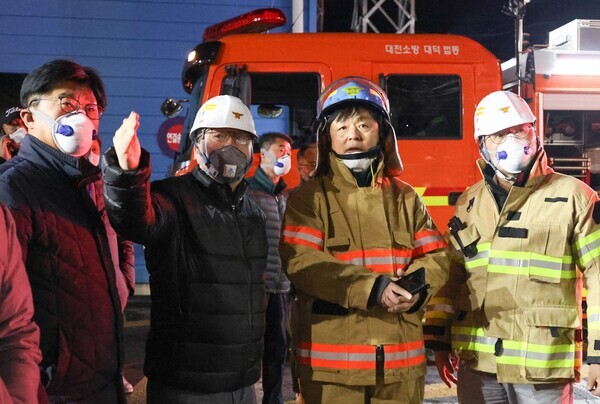 이장우 대전시장이 한국타이어 대전공장 화재 진압에 총력을 다할 것을 지시했다. / 대전시 제공