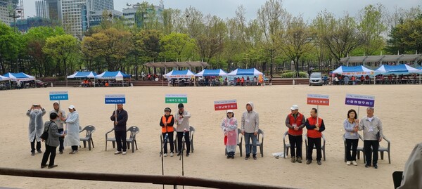 안양시 향우협의회는 15일 오전 10시 평촌중앙공원(다목적운동장)에서 제23회 한마음 어울마당을 개최했다. / 뉴스티앤티