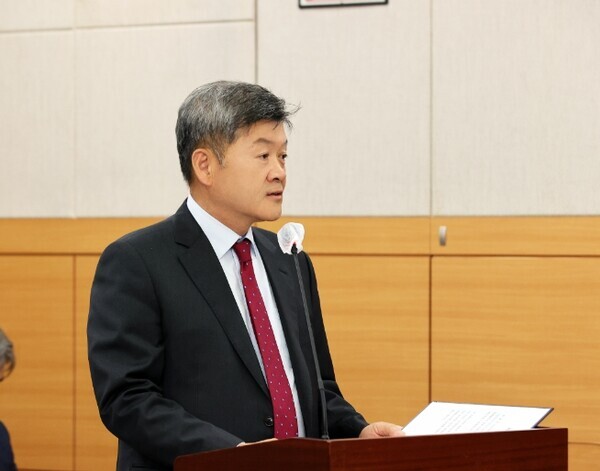 유성구의회는 18일 국민의힘 김동수(재선) 의원(예산결산특별위원장)이 제262회 임시회 제1차 행정자치위원회에서 '대전광역시 유성구 마을미디어 활성화 지원 조례안'을 대표 발의했다고 밝혔다. / 유성구의회 제공