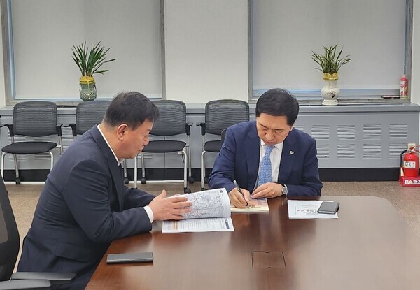 국민의힘 이은권 대전시당위원장이 9일 당 지도부를 만나 지역 현안 사업에 대한 관심과 지원을 요청했다. / 국민의힘 대전시당 제공