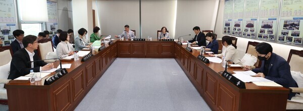 대전 동구의회는 26일 전체 의원 간담회를 개최하고, 오는 6월 2일 제272회 제1차 정례회를 개회하기로 결정했다고 밝혔다. / 대전 동구의회 제공