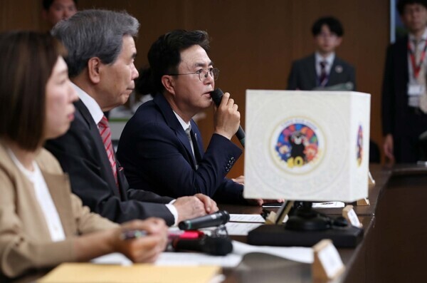 김태흠 충남지사는 27일 6박 7일 동안 구마모토현·오사카·나라현·시즈오카현·도교 등을 차례로 방문하는 일본 출장 일정을 마무리하고 귀국한 가운데, 구마모토현지사를 접견하고 있다. / 충남도청 제공