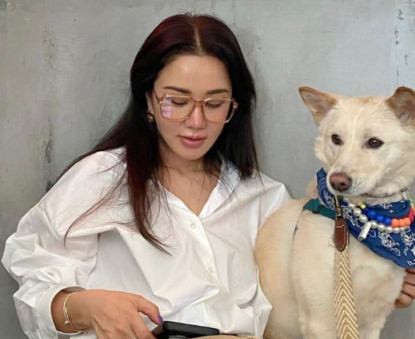 배우 엄정화와 반려견 슈퍼 / 엄정화 인스타