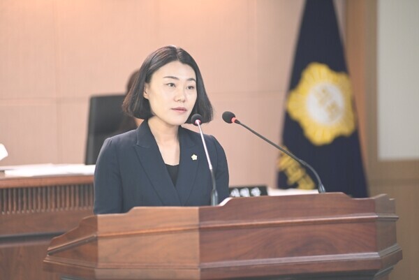 대덕구의회는 1일 더불어민주당 유승연 의원이 제269회 제1차 정례회 제1차 본회의 5분 발언에서 최근 사회적 문제로 대두되고 있는 전세 사기와 관련해 보다 폭넓고 현실성 있는 대책 마련을 촉구하고 나섰다고 밝혔다. / 대덕구의회 제공