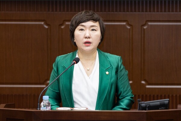 대전 서구의회는 7일 제276회 제1차 정례회 제1차 본회의에서 국민의힘 서지원 의원이 반려동물 친화도시 조성을 위한 월평경기장 인근 반려동물 놀이터 설치를 건의했다고 밝혔다. / 대전 서구의회 제공