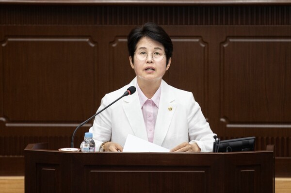 대전 서구의회는 21일 제276회 제1차 정례회 제2차 본회의에서 국민의힘 정현서 의원이 도안동 상가주택 거주 노인을 위한 경로당 설치를 촉구했다고 밝혔다. / 대전 서구의회 제공