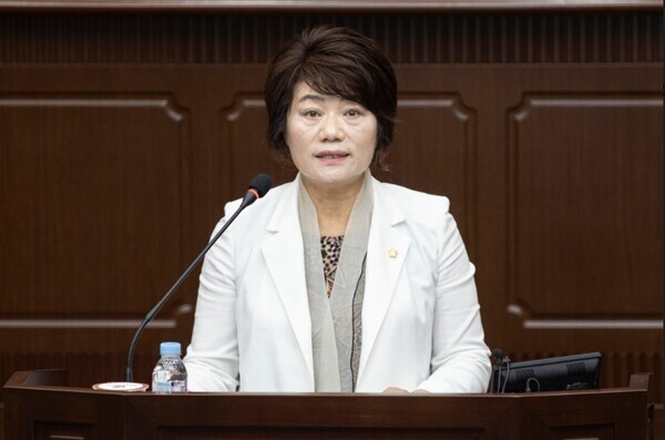 대전 서구의회는 21일 제276회 제1차 정례회 제2차 본회의에서 더불어민주당 신진미 의원이 대전광역시 저소득주민 국민건강보험료 지원 대상을 확대할 것을 촉구했다고 밝혔다. / 대전 서구의회 제공