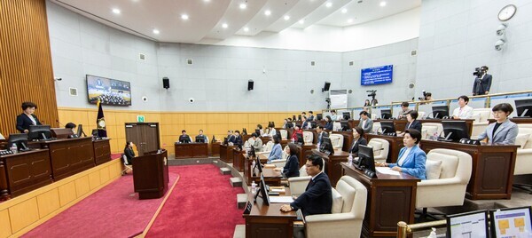 대전 서구의회는 21일 제276회 제1차 정례회 제2차 본회의를 개최하고, '대전광역시 서구 마약류 및 유해약물의 오·남용 예방에 관한 조례안' 등 34건의 안건을 처리하고 15일간의 의사일정을 마무리했다고 밝혔다. / 대전 서구의회 제공