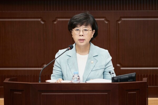 대전 서구의회는 지난 18일 더불어민주당 손도선 의원이 제277회 임시회 제1차 본회의에서 5분 자유발언을 통해 일회용품 사용을 줄이기 위한 노력을 촉구했다고 밝혔다. / 대전 서구의회 제공