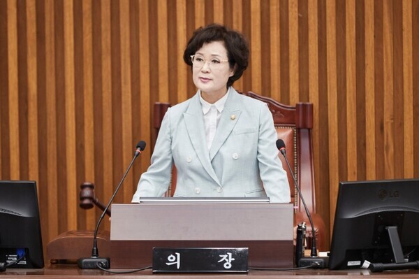 대전 서구의회는 25일 제277회 임시회 제2차 본회의를 끝으로 8일간의 의사일정을 모두 마무리한 가운데, 전명자 의장이 폐회를 선언하고 있다. / 대전 서구의회 제공