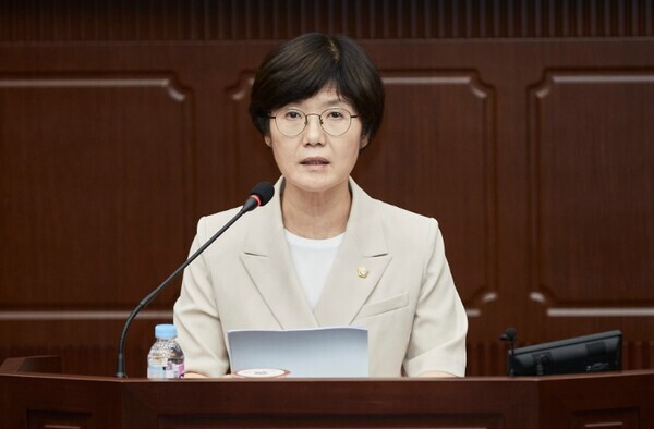 대전 서구의회는 25일 더불어민주당 신혜영이 제277회 임시회 제2차 본회의에서 5분 자유발언을 통해 사회복지시설 종사자 처우 개선방안을 제안했다고 밝혔다. / 대전 서구의회 제공